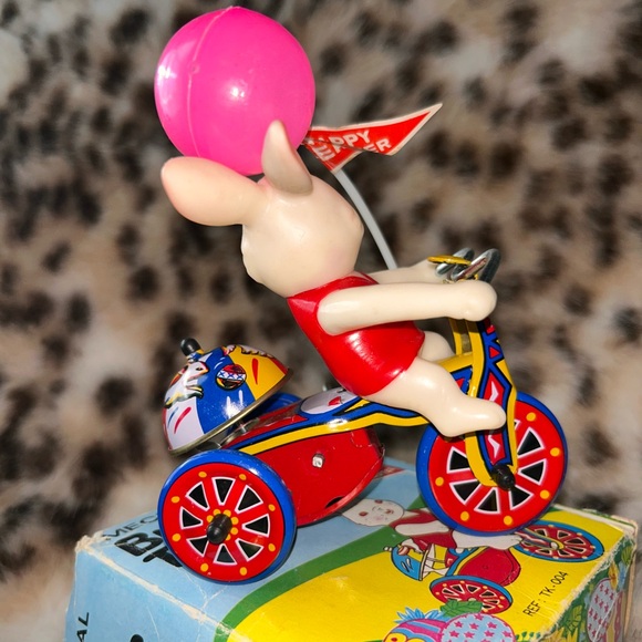 -Vintage 1986- Happy Easter Bunny on Tricycle with Bell and Windup Turn-Key - Picture 6 of 11